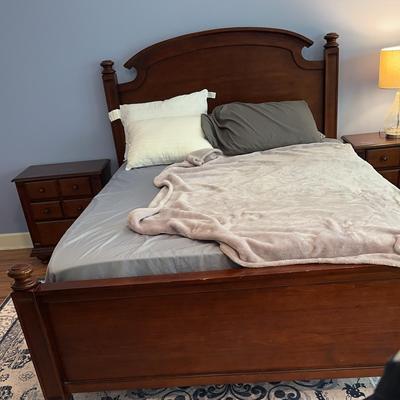 Broyhill Queen Bed Frame