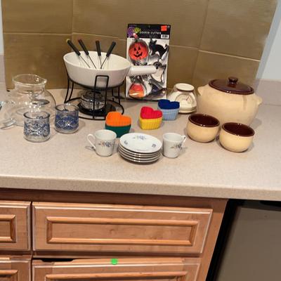 Various Kitchen Bakeware & Coffee Sets