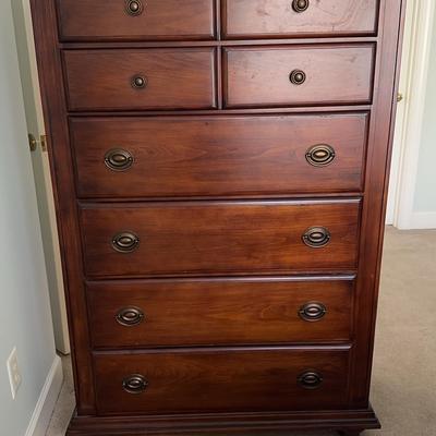 Broyhill Chest Of Drawers