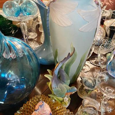 Sale Photo Thumbnail #32: ibis and orchid large ceramic dragonfly vase