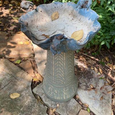 Sale Photo Thumbnail #108: 8 decorative bird bath