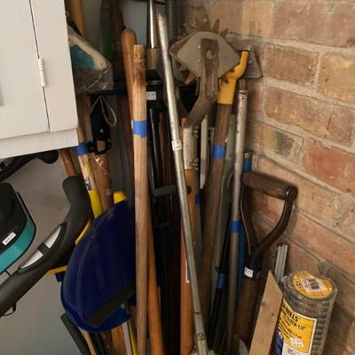 Sale Photo Thumbnail #99: 7 large collection of yard tools