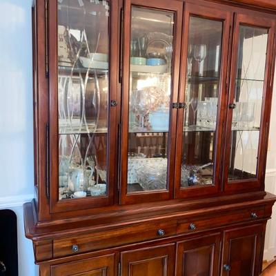 Sale Photo Thumbnail #48: China cabinet