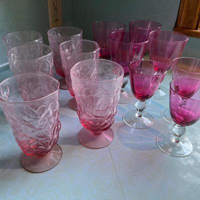 Vintage Seneca Driftwood Pink And Cranberry Footed Glasses