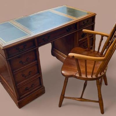 Vintage Sligh Lowry Leather Top Desk with Chair