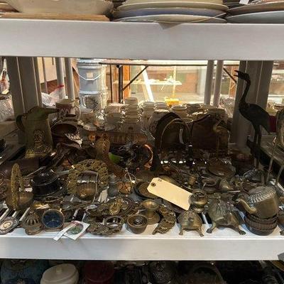 #3054 • Brass Decorations and Figurines

