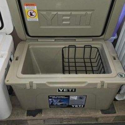 #4918 • Yeti Tundra 45
