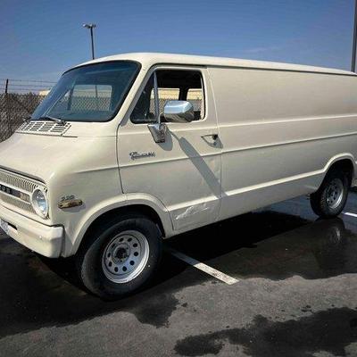 #270 • 1971 Dodge Van Tradesman
