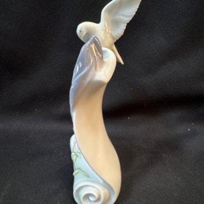 #2508 • Lladro “Art Brings Us Together” Scroll
