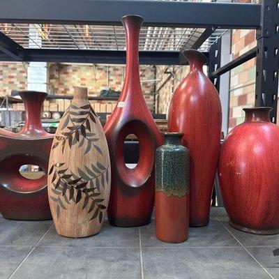 #3027 • 6 Decorative Vases
