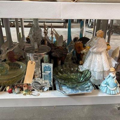 #3106 • Figurines and Paperweights
