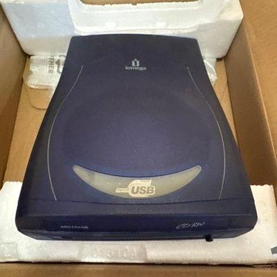 #7046 • Iomega External CD-RW Drive
