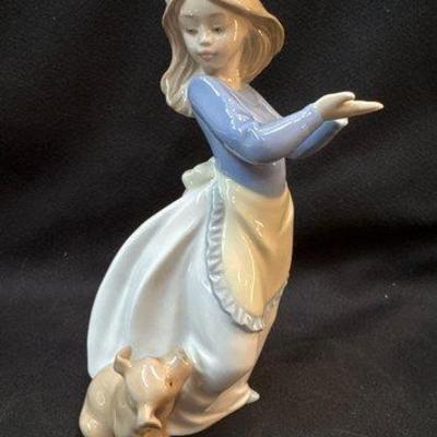 #2506 • Lladro “Nao Puppy’s Birthday”
