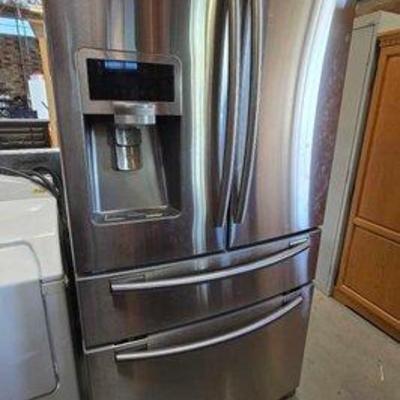 #4110 • Samsung 4 Door French Door Refrigerator
