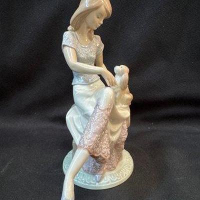 #2504 • Lladro “Picture Perfect”
