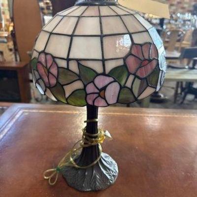 #7530 • Stained Glass Lamp
