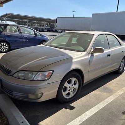 #300 • 1997 Lexus ES 300

