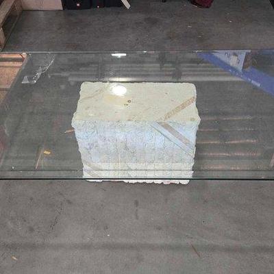 #4632 • Glass Table
