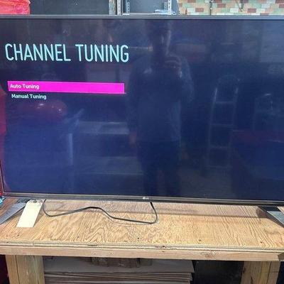 #7004 • 49” LG Ultra HD TV

