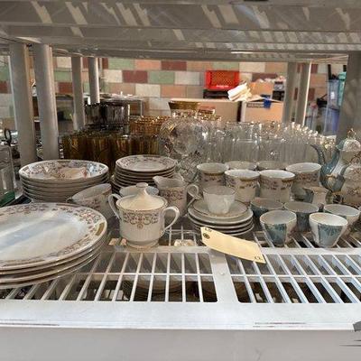 #3090 • Dinnerware
