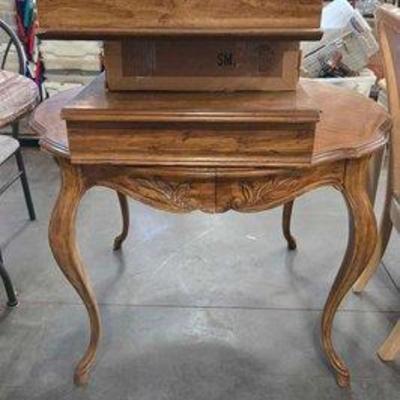 #4762 • Wooden Table with Two Leaf Extenders
