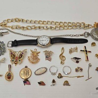 #1022 • Costume Jewelry

