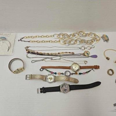 #1006 • Costume Jewelry
