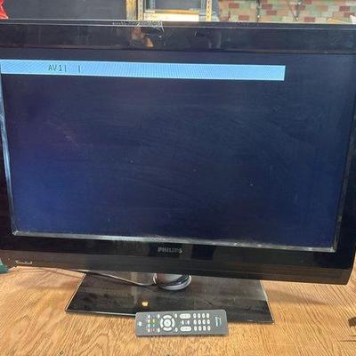 #7000 • 32” Philips TV
