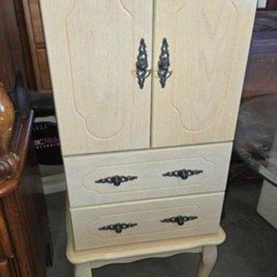 #4232 • Standing Wooden Jewelry Box
