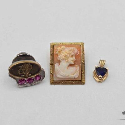 #802 • 10k Gold Pins and Pendant, 5.5g
