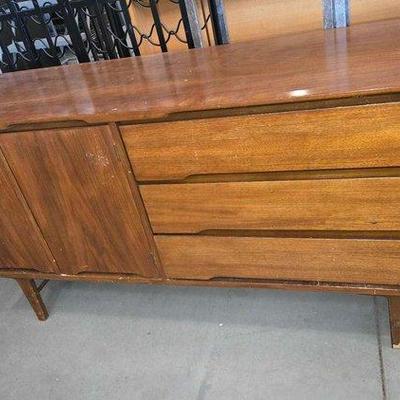 #4228 • Mid-Century Modern Cradenza
