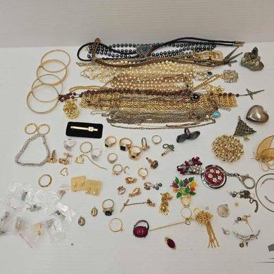 #1002 • Costume Jewelry
