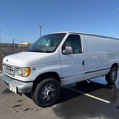 #260 • 2001 Ford Econoline Van
