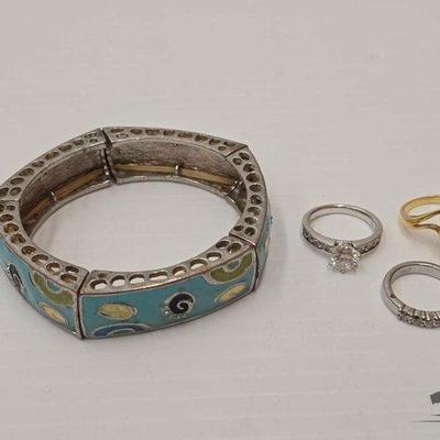 #1034 • Costume Jewelry
