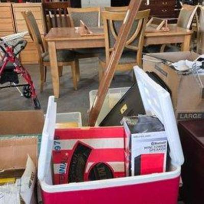 #4878 • Igloo Ice Chest, Mini Tower Speaker & More
