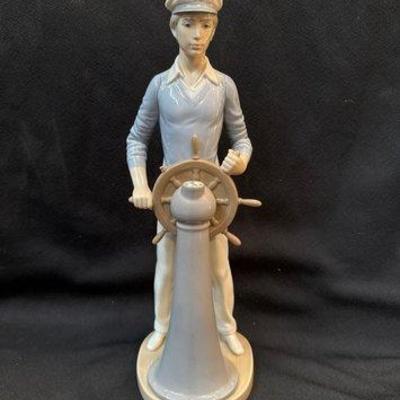 #2500 • Lladro “Yachtsman”
