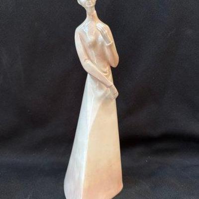 #2512 • Royal Doulton “Sympathy”
