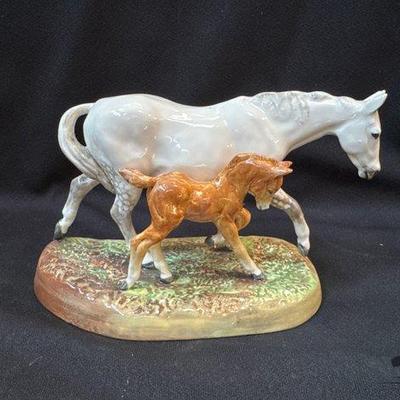 #2518 • Royal Doulton “Gude Grey Mare and Foal”
