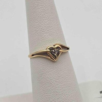 #820 • 10k Gold Heart Ring, .9g
