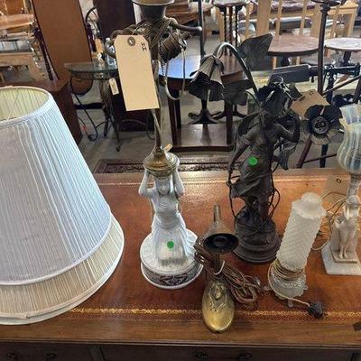 #7516 • 5 Lamps with 3 Lamp Shades
