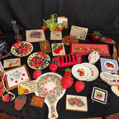 Lot 202: Strawberry Decor Kitchen Collection