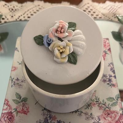 Lot 312: Shabby Chic Rose Vanity Decor