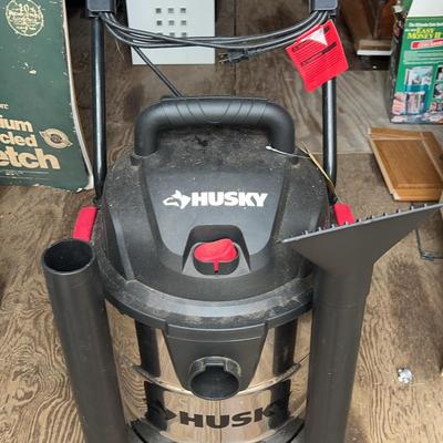 Lot 330: Husky Rolling Canister Shop Vac