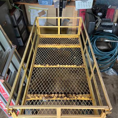 Lot 331: Heavy Duty Utility Cart