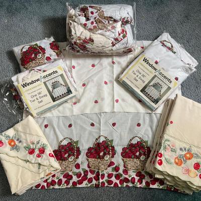 Lot 308: Vintage Strawberry Shortcake Cafe Curtains - 2 Styles