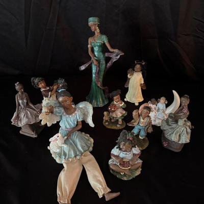 Lot 242: African American Figurines