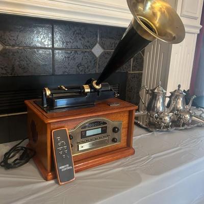 Spirit of St. Louis Collector's Edition AM/FM Phonograph