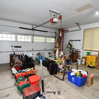1023 garage