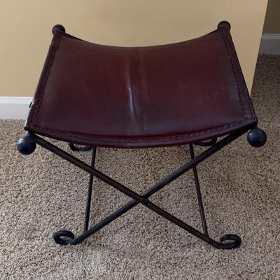 Collapsible Metal Leather-Top Seat