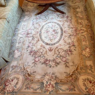 Victorian-Style Hand-Knotted Floral Wool Area Rug